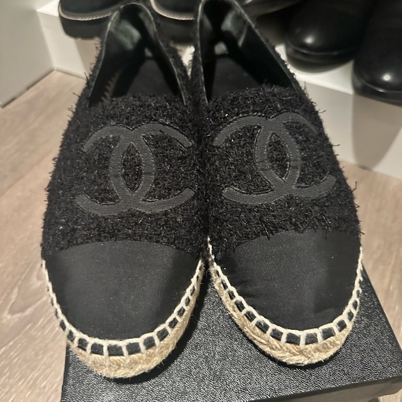 CHANEL Black Espadrilles with CC Logo - Picture 1 of 9